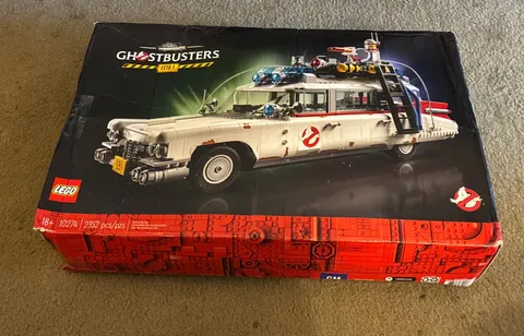 LEGO Icons: Ghostbusters Ecto-1 (10274)-100% complete in Box with LIGHTS/SOUND!