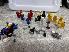 Lego Space Man Classic Minfigs Minifigure 1980s Vintage Black, Yellow, Red, Blue