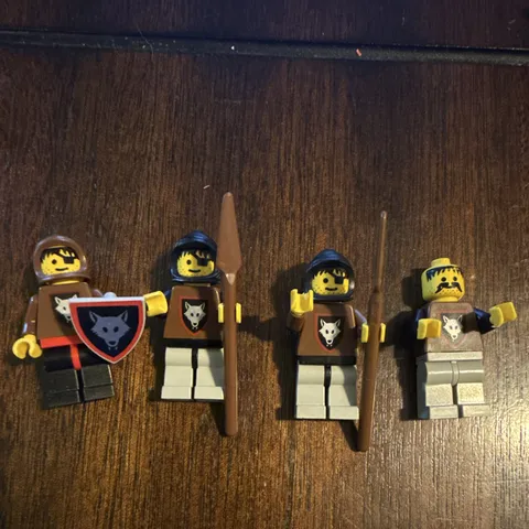 Vintage LEGO 3 Wolfpack Castle Mini-figure’s Hooded Figure w/ Wolf Shield