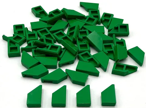 Lego 50 New Green Tiles Flat Smooth Modified 1 x 2 Wedge Left Parts