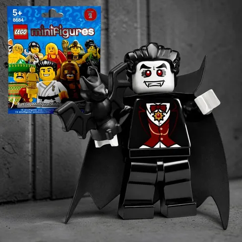LEGO 8684 Series 2 Collectible Minifigures Vampire NEW IN SEALED PACKAGE