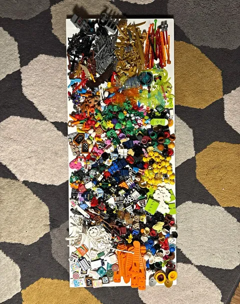 LEGO Mixed Bulk Lot of accessories. 5 dollars for 10 items. (Can make offer)