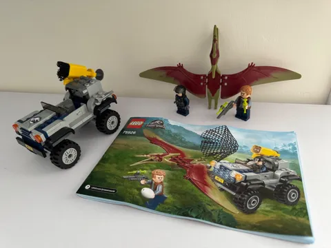 LEGO Jurassic World: Pteranodon Chase (75926) - With manual, 2x missing pieces