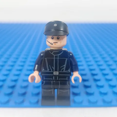 LEGO Imperial Officer Minifigure 75302 sw1142 Star Wars
