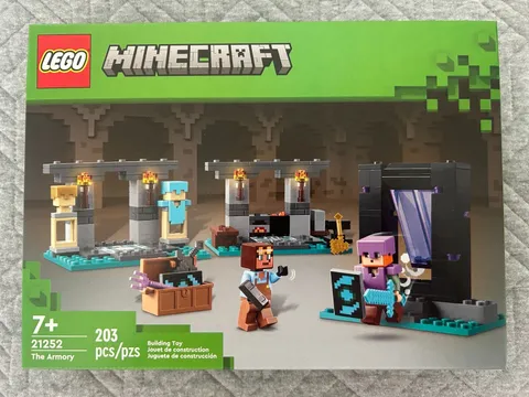 LEGO Minecraft: The Armory (21252) NEW IN BOX