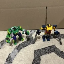 lot of two lego marvel mechs. Hulk and Wolverine with figures 