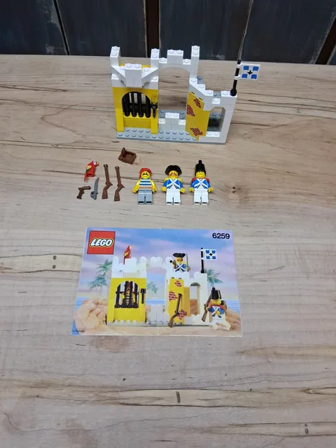 LEGO Pirates 6259 Broadside's Brig Vintage Complete Set  Instructions 1991