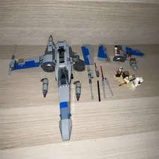 LEGO Star Wars 75149 Resistance X-Wing - INCOMPLETE PARTS LOT w/ 2 Minifigures