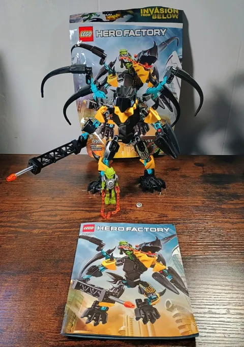 Lego Hero Factory 44020 Flyer Beast vs Breez Invasion From Below 100% Complete