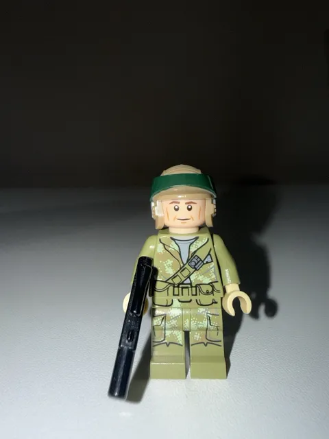 Lego Star Wars Sw0645 Endor Rebel Trooper Minifigure Olive Green 75094