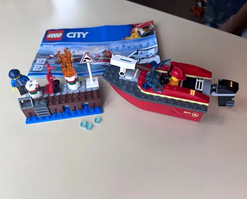 LEGO City Fire 60213 Dock Side Fireboat Set 97 pcs Without Box 2019