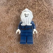 Lego Scooby-Doo Minifigure Lighthouse Keeper / Verona Dempsey 75903 (GLOW HEAD)