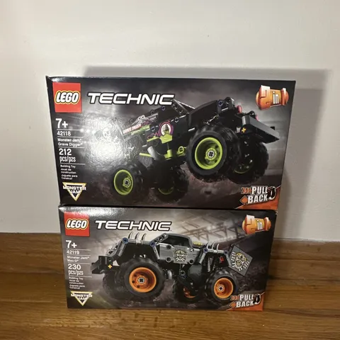 LEGO Technic Monster Jam Official Collection Grave Digger and MAX-D