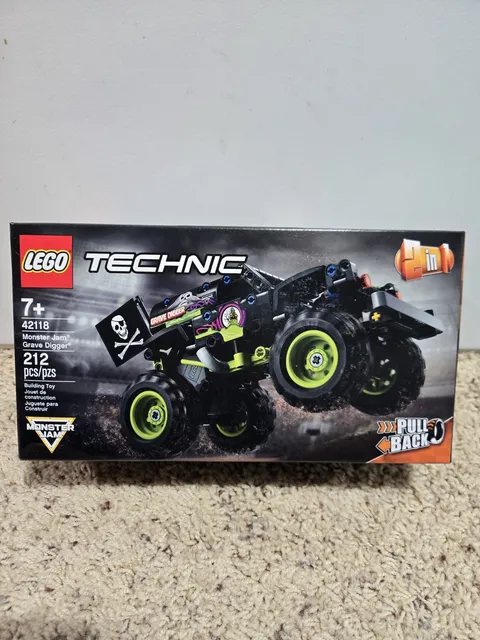LEGO TECHNIC: Monster Jam Grave Digger (42118)