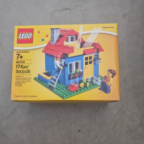 LEGO Miscellaneous: Iconic Pencil Pot (40154)