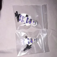LEGO Star Wars Clone Trooper Minifigures Lot of 2 Purple Markings w/ Blasters