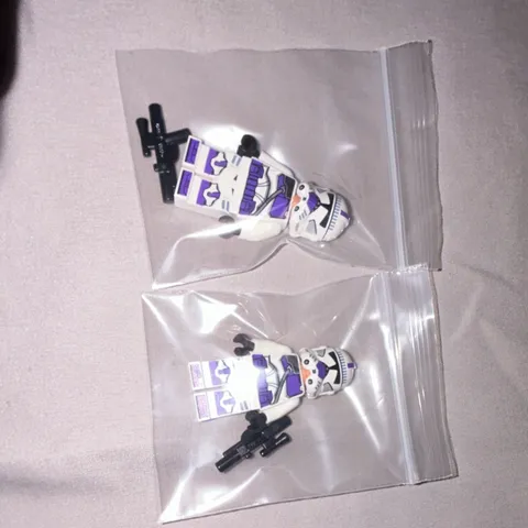 LEGO Star Wars Clone Trooper Minifigures Lot of 2 Purple Markings w/ Blasters