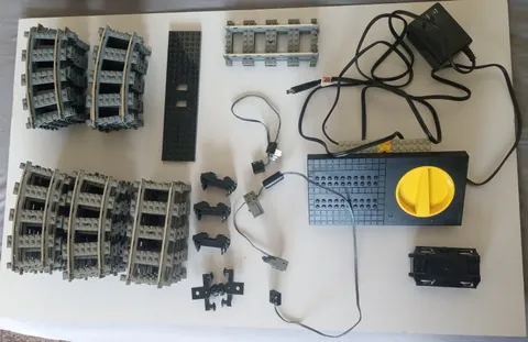 Lego 9V Train lot track 32 curved 9 straight regulator light 3748 motor 10153
