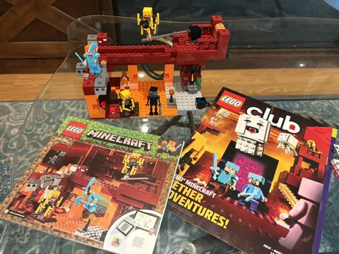 21154 LEGO Minecraft The Blaze Bridge. Complete with manual and bonus magazine! 