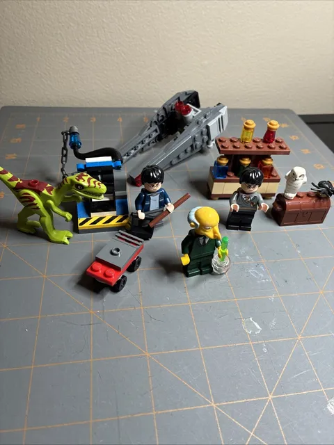 LEGO Minifigures Mixed Lot - Harry Potter Jurassic Park Simpsons