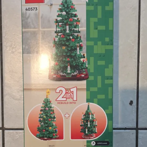 LEGO Christmas Tree 40573 2-in-1 Complete Set 784 Pieces Ages 12+ 2022