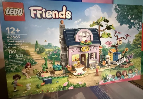 LEGO FRIENDS: Beekeepers' House and Flower Garden (42669) - SOON TO BE RETIRED -