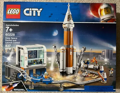 LEGO CITY: Deep Space Rocket and Launch Control (60228)