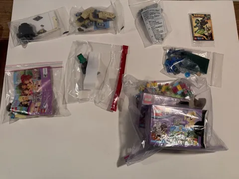 LEGO Mixed Lot Friends Batman Bat-Signal Instructions Aaron Sealed Pack