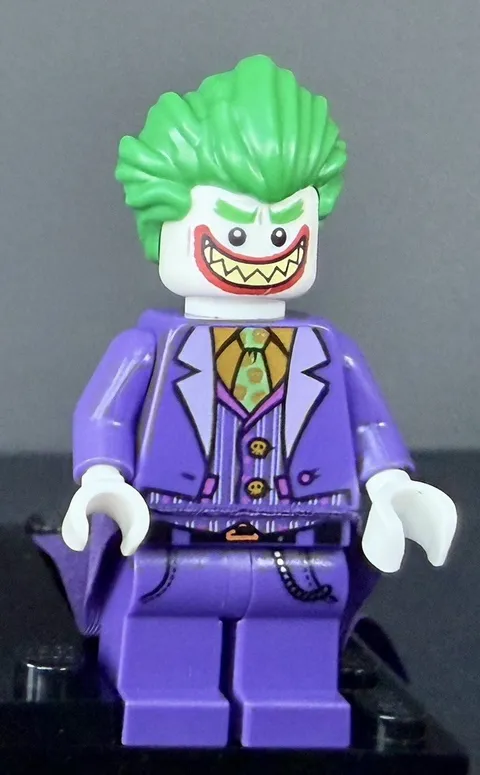 The LEGO Batman Movie Minifigure - Joker with Large Grin With Cape And...