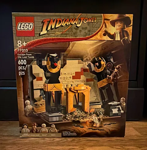 LEGO Indiana Jones Escape from the Lost Tomb 77013 Set 600pcs