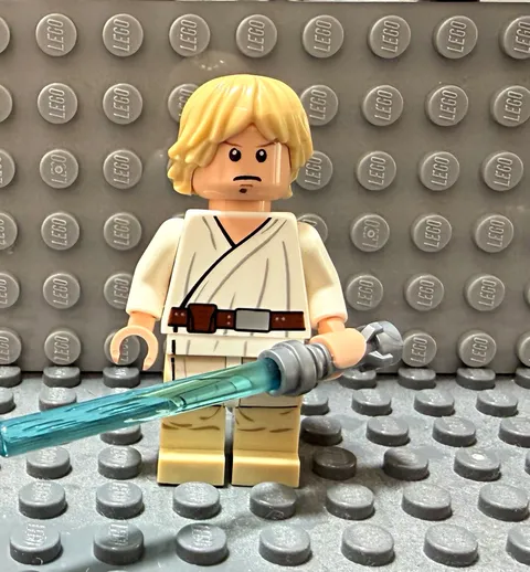 LEGO Star Wars Luke Skywalker Minifigure w/ Blue Lightsaber White Outfit