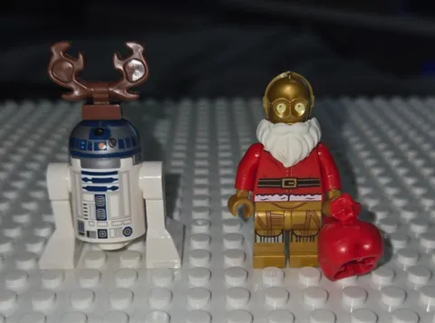 LEGO Star Wars Minifigure: Santa C-3PO & Reindeer R2-D2 (sw0680 sw0679) 75097