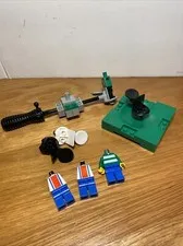 LEGO Soccer Field Parts And Pieces Square Spring Seats Figures