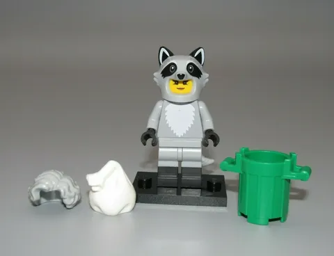 LEGO Series 22 Raccoon Costume fan New taken out of package minifigure animal