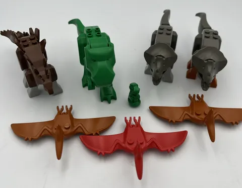 LEGO Dinosaur Lot Of 8: T-Rex, Stegosaurus, Triceratops,  Pterodactyl Vtg