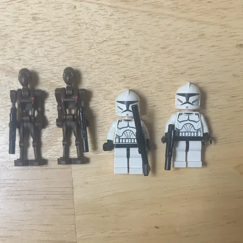 LEGO Star Wars Clone Trooper & Battle Droid Minifigure Lot of 4 w/ Blasters