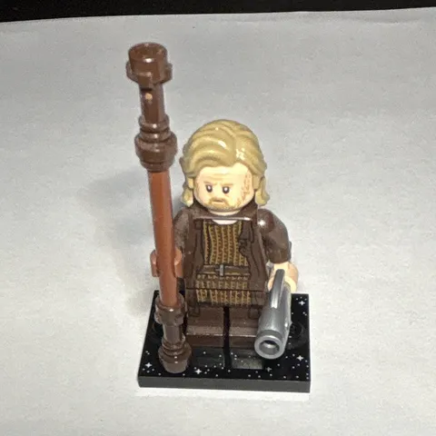 LEGO Star Wars Luke Skywalker Episode 8 minifigure brown robe w/ staff and fish