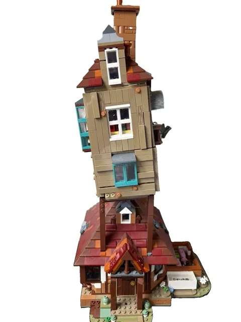 Harry Potter Weasley Burrow Hogwarts lego 95% Complete
