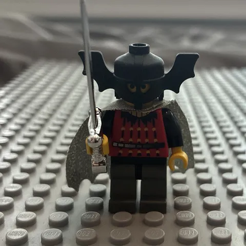 LEGO Basil the Bat Lord Minifig cas022 RETIRED & RARE - Vintage Castle