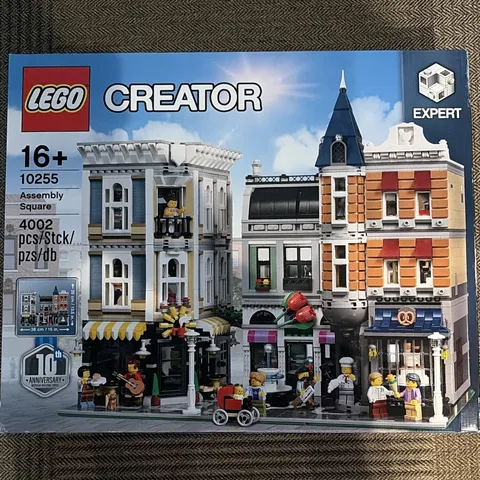 LEGO Creator Assembly Square 10255 Sealed Box Retired Set Free Fast Shipping