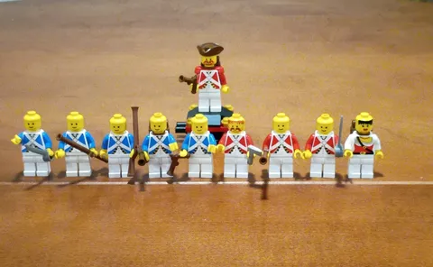 Vintage LEGO Pirates Imperial Guard Redcoat & Bluecoat Soldier Minifigure Lot 10