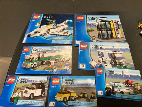 Lego City 3367 3661 3180 3177 3181 Shuttle Bank Police Truck manuals only Lot 02