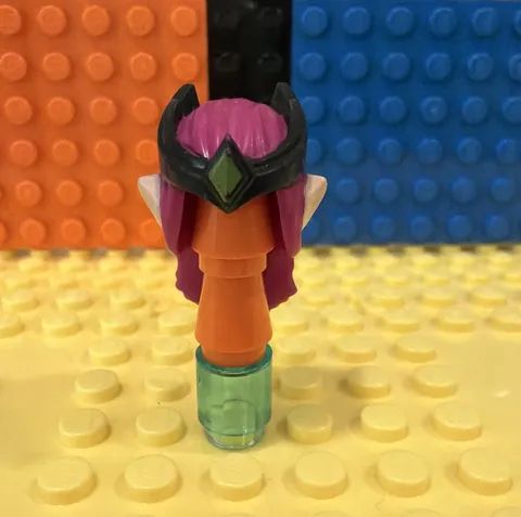 Lego - Ragana Minifig-Hair only; Elf Ears, Crown, Lime Diamond, 25305pr0001; HTF