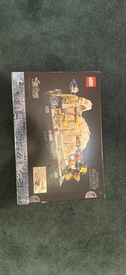LEGO Star Wars: Mos Espa Podrace Diorama (75380)