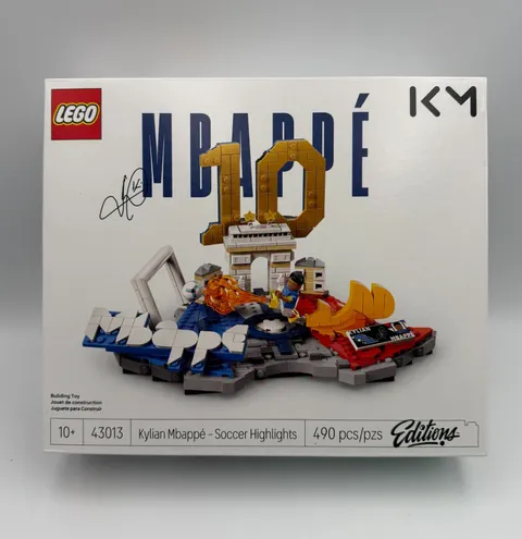 New LEGO 43013 Editions Kylian Mbappé Soccer Highlights Buildings Toy - 490 Pcs