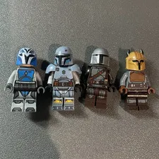 LEGO Star Wars Mandalorian Minifigures Lot of 4 w/ Helmets & Capes