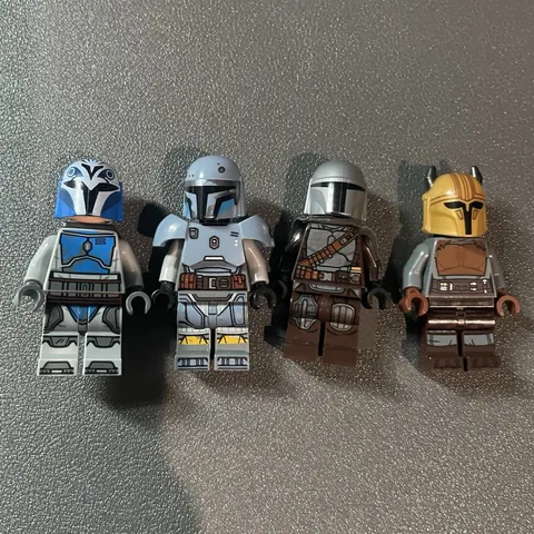 LEGO Star Wars Mandalorian Minifigures Lot of 4 w/ Helmets & Capes