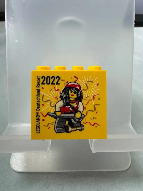 LEGO Collectible Brick Special Brick 2x4x3 Yellow Legoland Germany Resort 2022