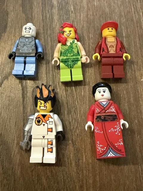 Legos Minifigure Lot
