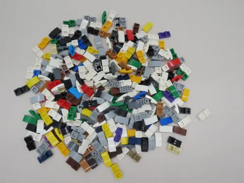 LEGO® Parts 11477 (100+ pcs) Slope, Curved 2 x 1 x 2/3